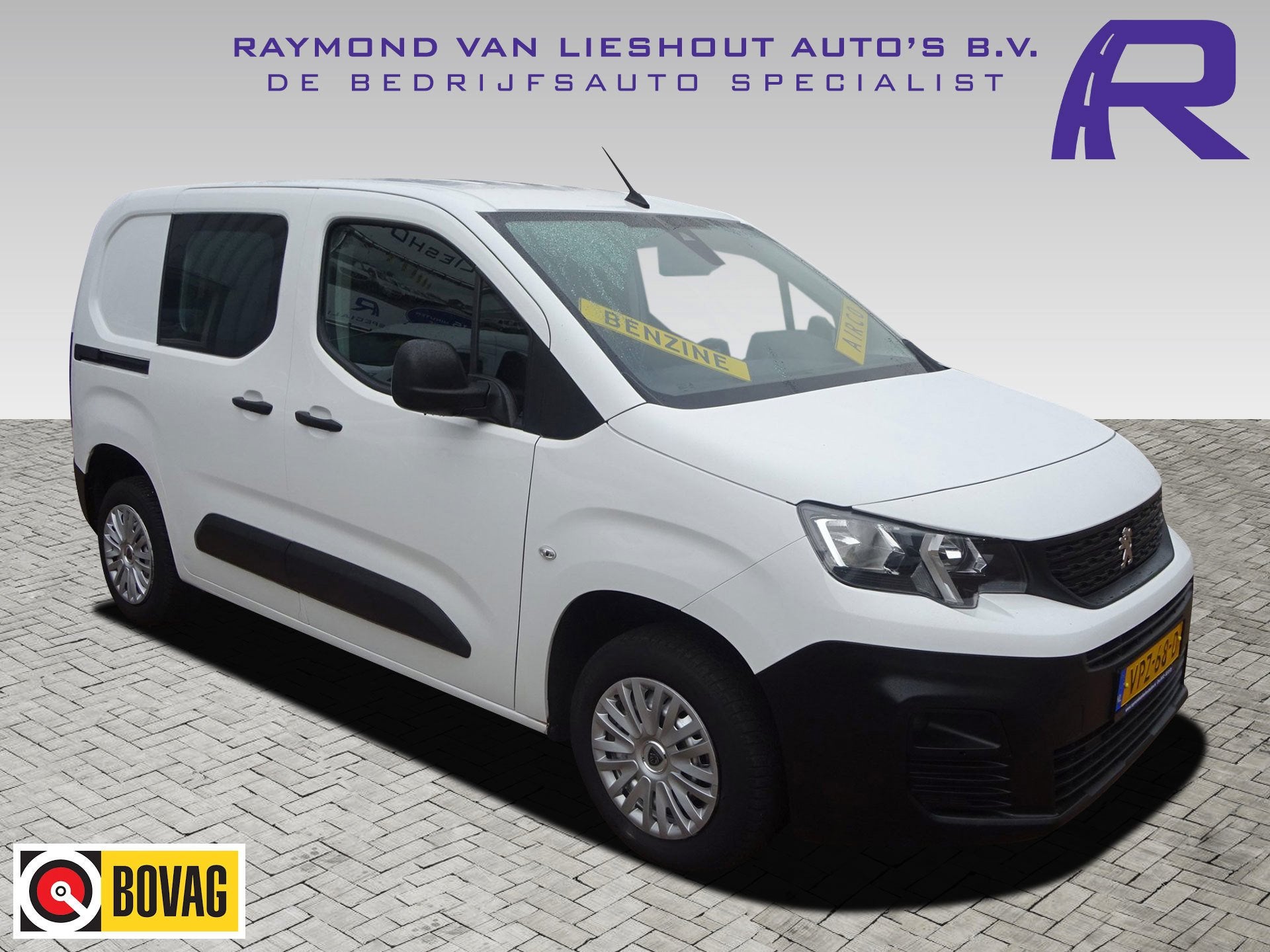 Peugeot Partner 1.2 PureTech Pro BENZINE AIRCO NAVI CRUISE C, Auto's, Voorwielaandrijving, Dealer onderhouden, Gebruikt, 1199 cc