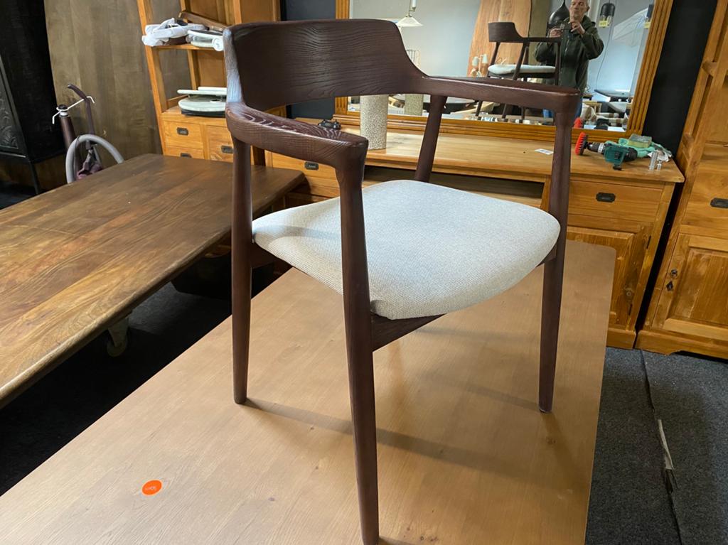 Stoelen massief essenhout japandi donker bruin bkeuze