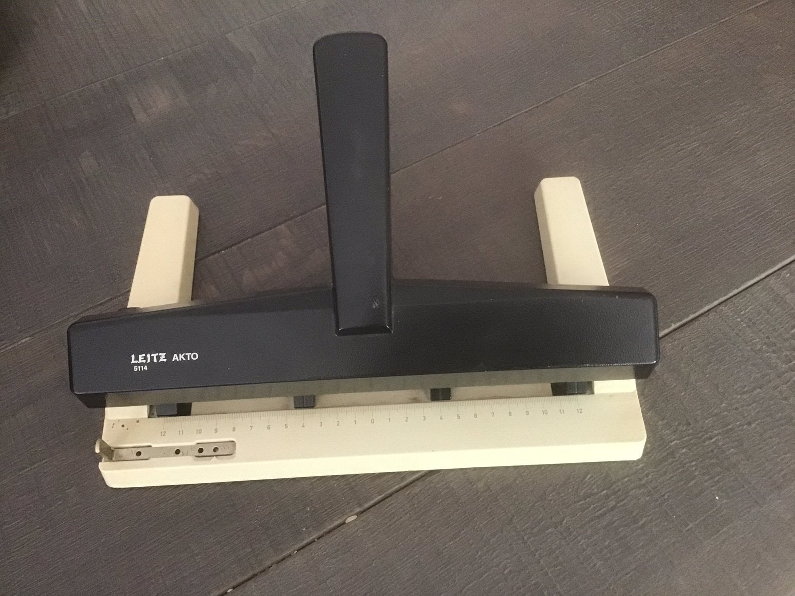 Leitz Akto 4 gaats perforator., Ophalen of Verzenden, Gebruikt