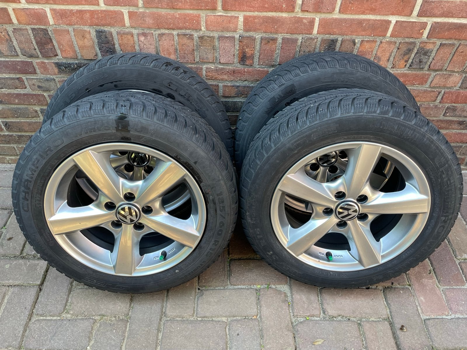 Aluminium velgen 100 * 5 met winter banden 185/60 R15, Ophalen of Verzenden