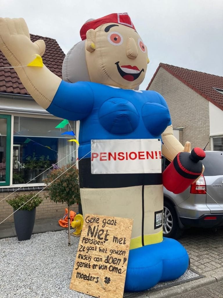 Pensioen opblaasfiguur vrouw - Te Huur, Ophalen, Gebruikt, Overige