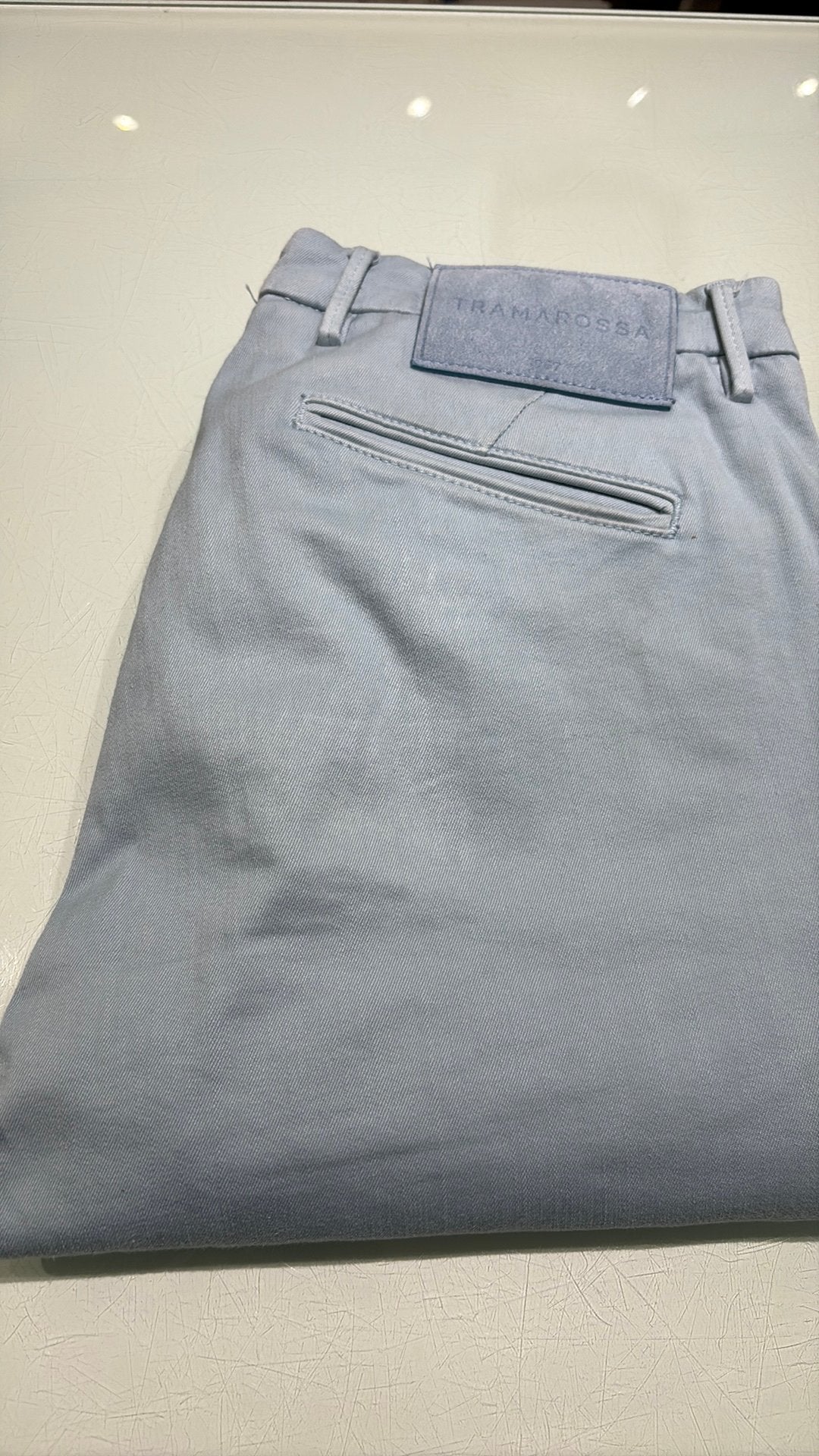 Tramarossa lichtblauwe chino met stretch maat 30, Kleding | Heren, Ophalen of Verzenden, Gedragen, Blauw, W32 (confectie 46) of kleiner