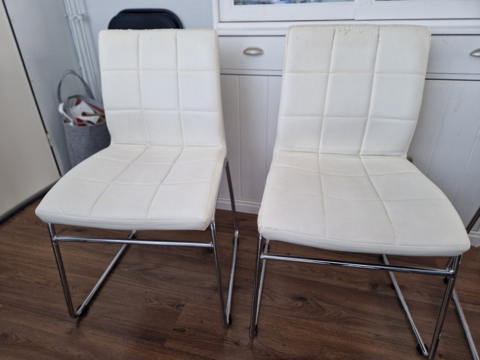 Gratis op te halen 4 cremekleurige stoelen, Ophalen, Overige kleuren, Vier, Modern