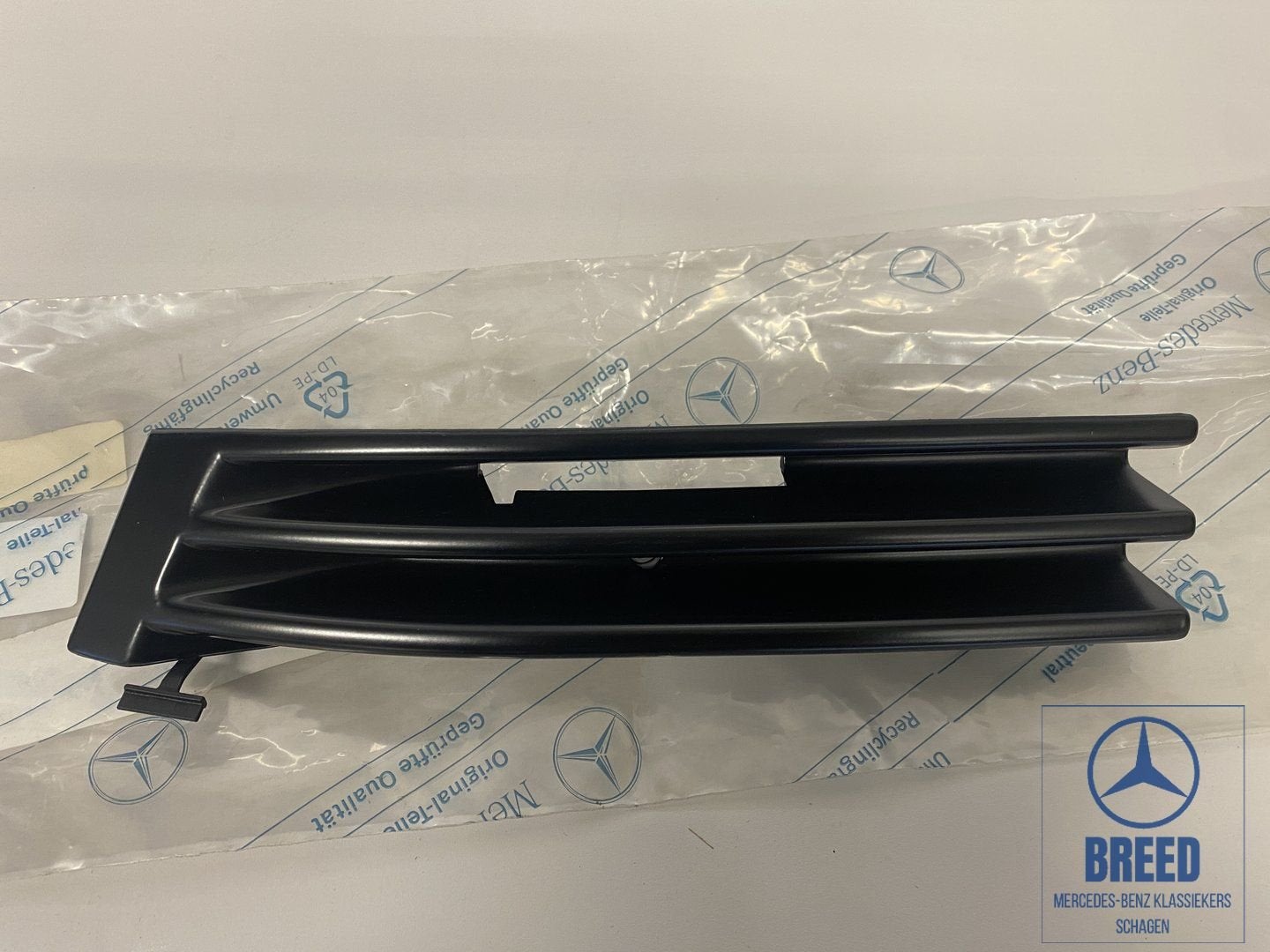 NOS afdekking sleepoog voor Mercedes-Benz W202 pre facelift, Auto-onderdelen, -, Nieuw, Ophalen of Verzenden, -