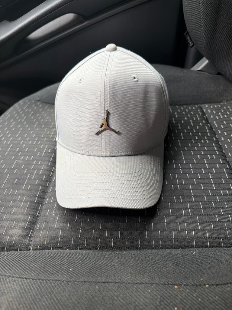 Nike Jordan Jumpman Pet - Grijs - M/L, Kleding | Heren, Hoeden en Petten, Ophalen of Verzenden, Nieuw, Pet