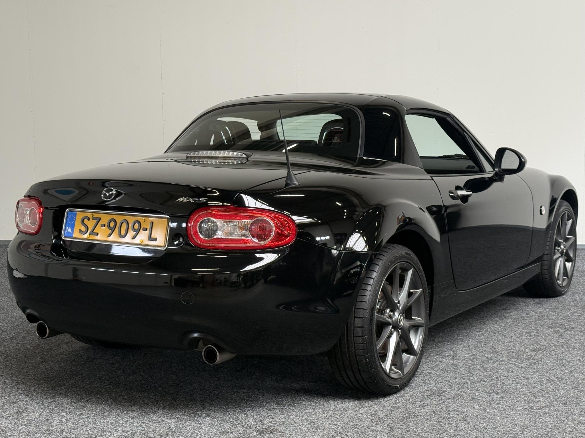 Mazda MX-5 Roadster Coupé 1.8 HANABI | HARDTOP | LEDER, Achterwielaandrijving, Gebruikt, 4 cilinders, Cabriolet