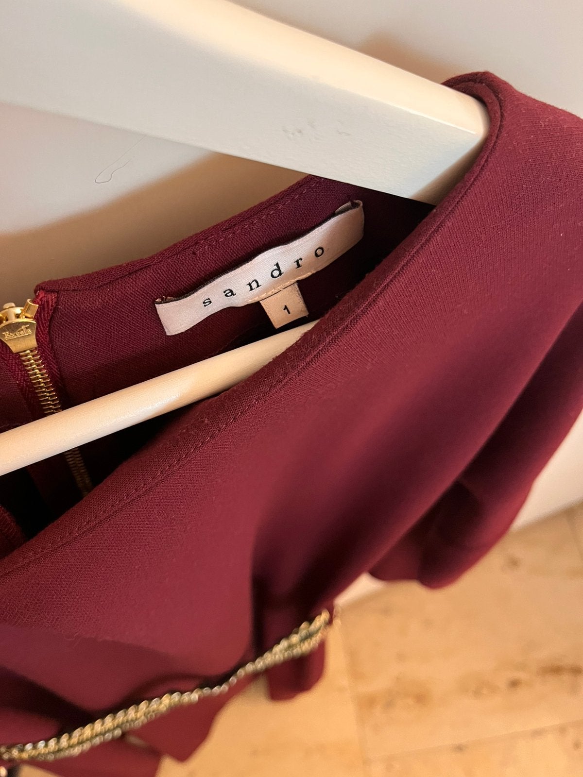 Bordeauxrode Sandro jurk maat 1, Kleding | Dames, Ophalen of Verzenden, Zo goed als nieuw, Boven de knie
