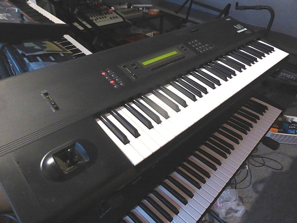 KORG M1 synthesizer - is in uitstekende staat, als nieuw, 61 toetsen, Korg, Ophalen of Verzenden, Zo goed als nieuw
