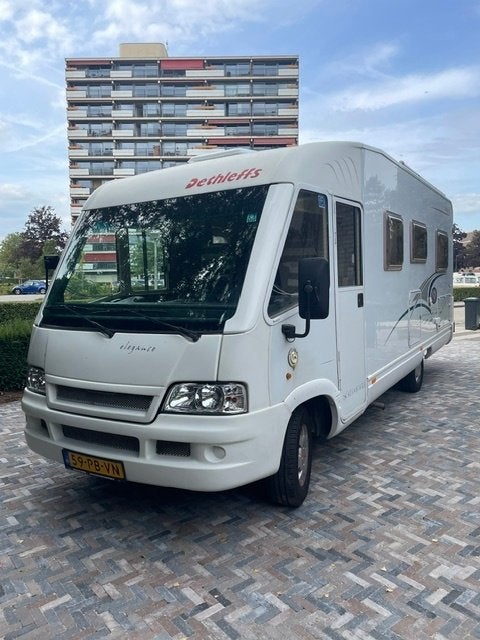 Dethleffs 6501 B integraal, 2004, 172.500km, Integraal, Ringverwarming, Fiat, 7 tot 8 meter
