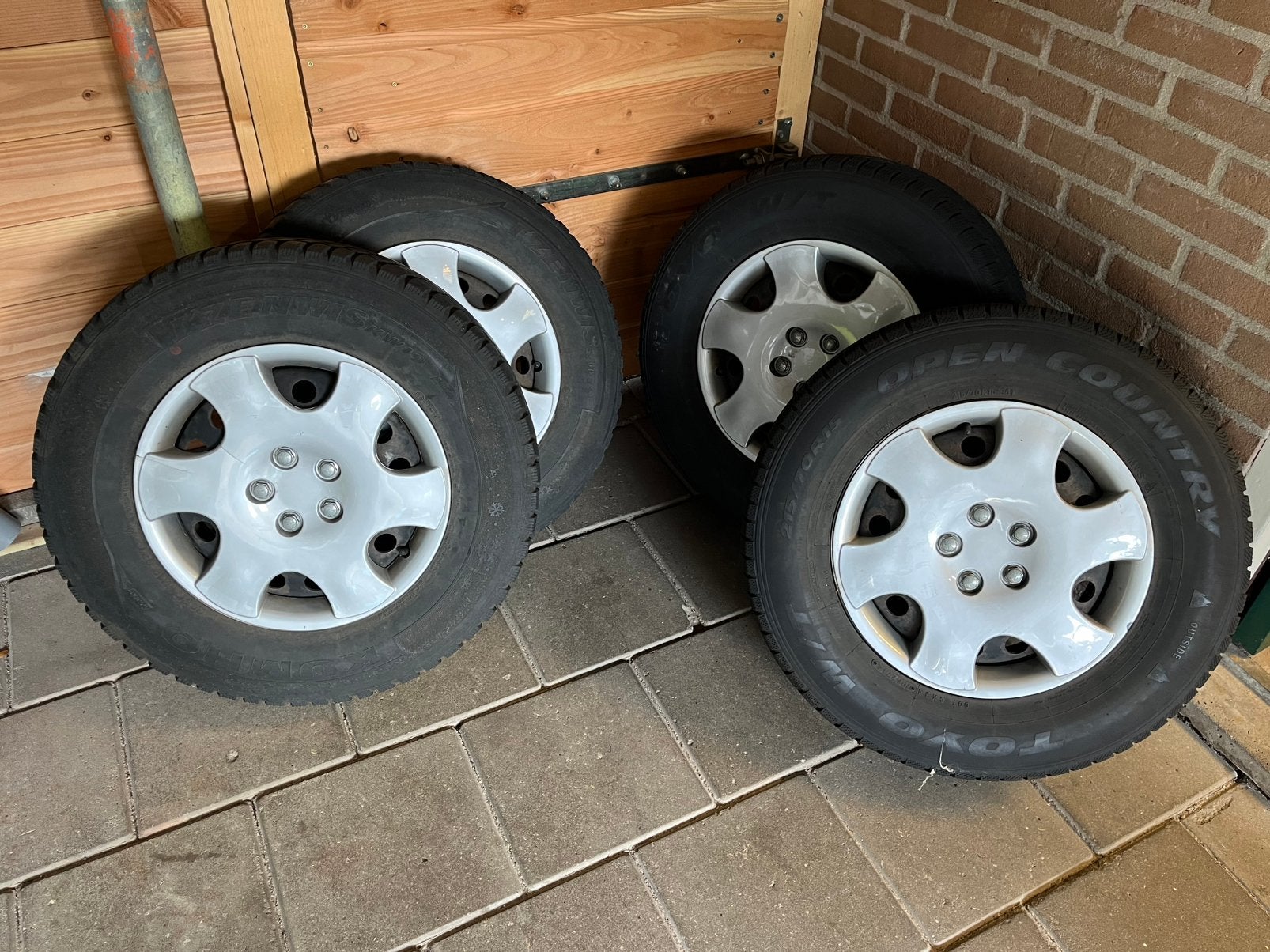 Winterbanden Tucson, Santa Fe, Mercedes W245 B 170, Ophalen, 215 mm, 15 inch, Banden en Velgen
