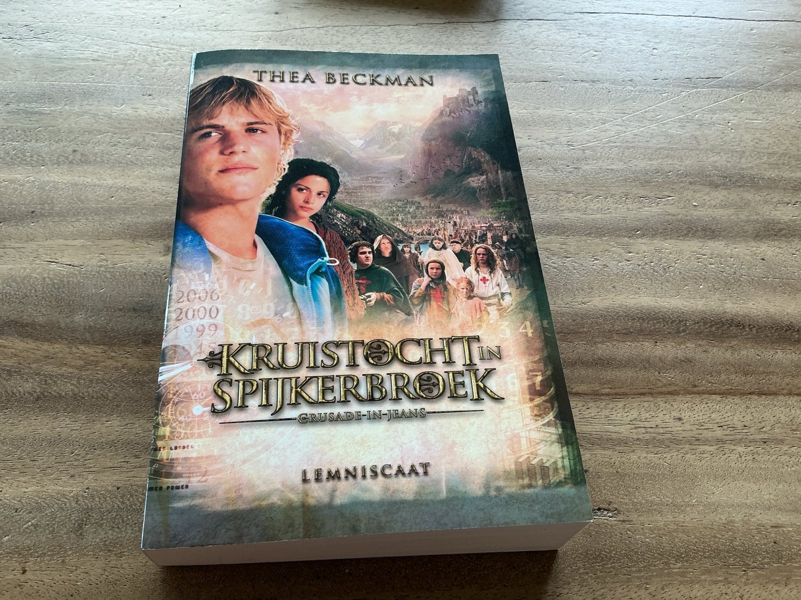 Kruistocht in Spijkerbroek - Thea Beckman (Filmeditie) NIEUW, Boeken, Ophalen of Verzenden, Nieuw, Fictie