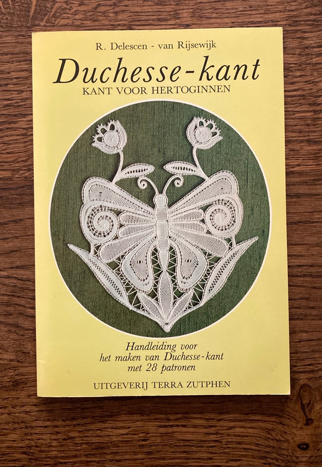 Duchesse- kant, Verzenden, Zo goed als nieuw, Boek of Tijdschrift