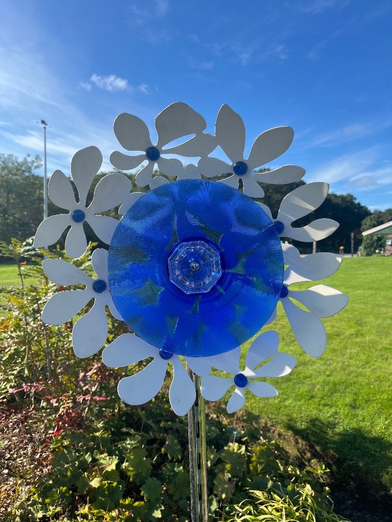 IJzer met glas bloemen voor in de tuin, Ophalen of Verzenden, Zo goed als nieuw