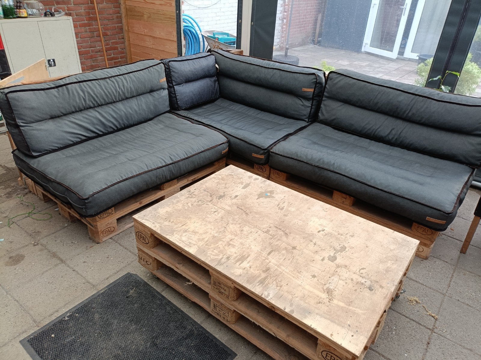 Pallet loungeset met kussens en salontafel, Ophalen