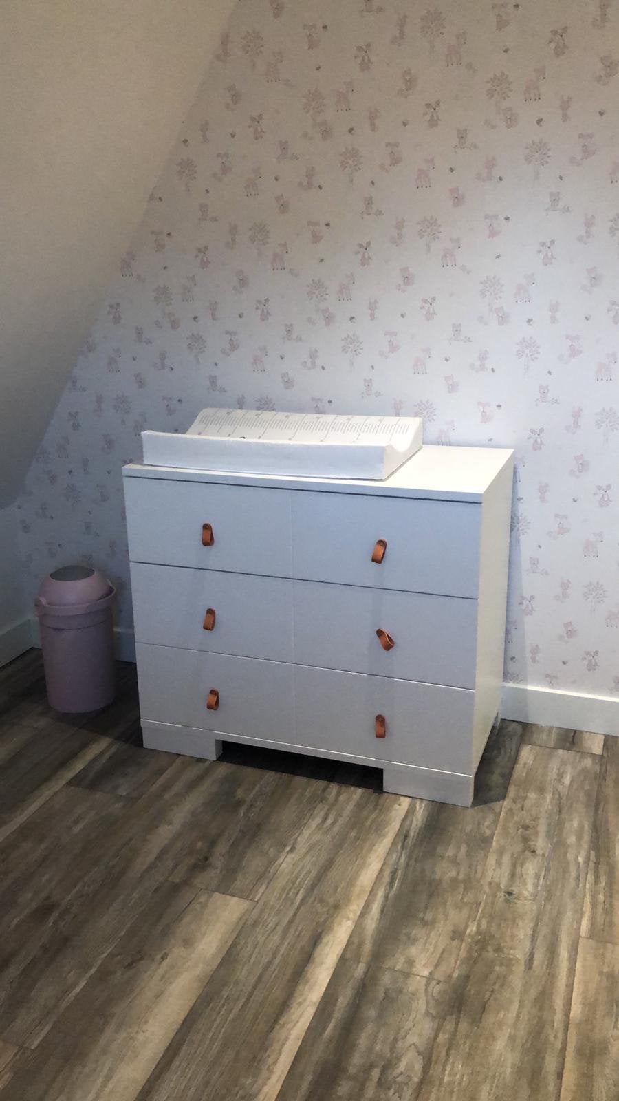 Complete kinderkamer (kast, bed, wandplank en commode), Ophalen, 50 tot 70 cm, 105 cm of meer, 100 cm of meer