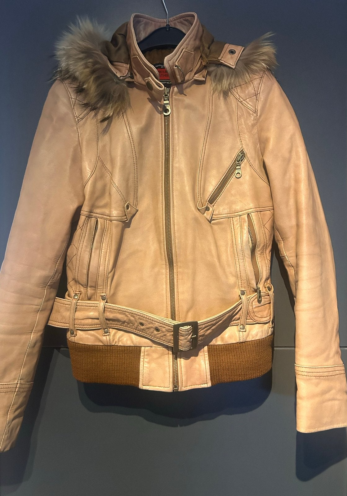 Leren jas met bontkraag en riem van Montana leather - Maat S, Ophalen of Verzenden, Gedragen, Maat 36 (S), Beige