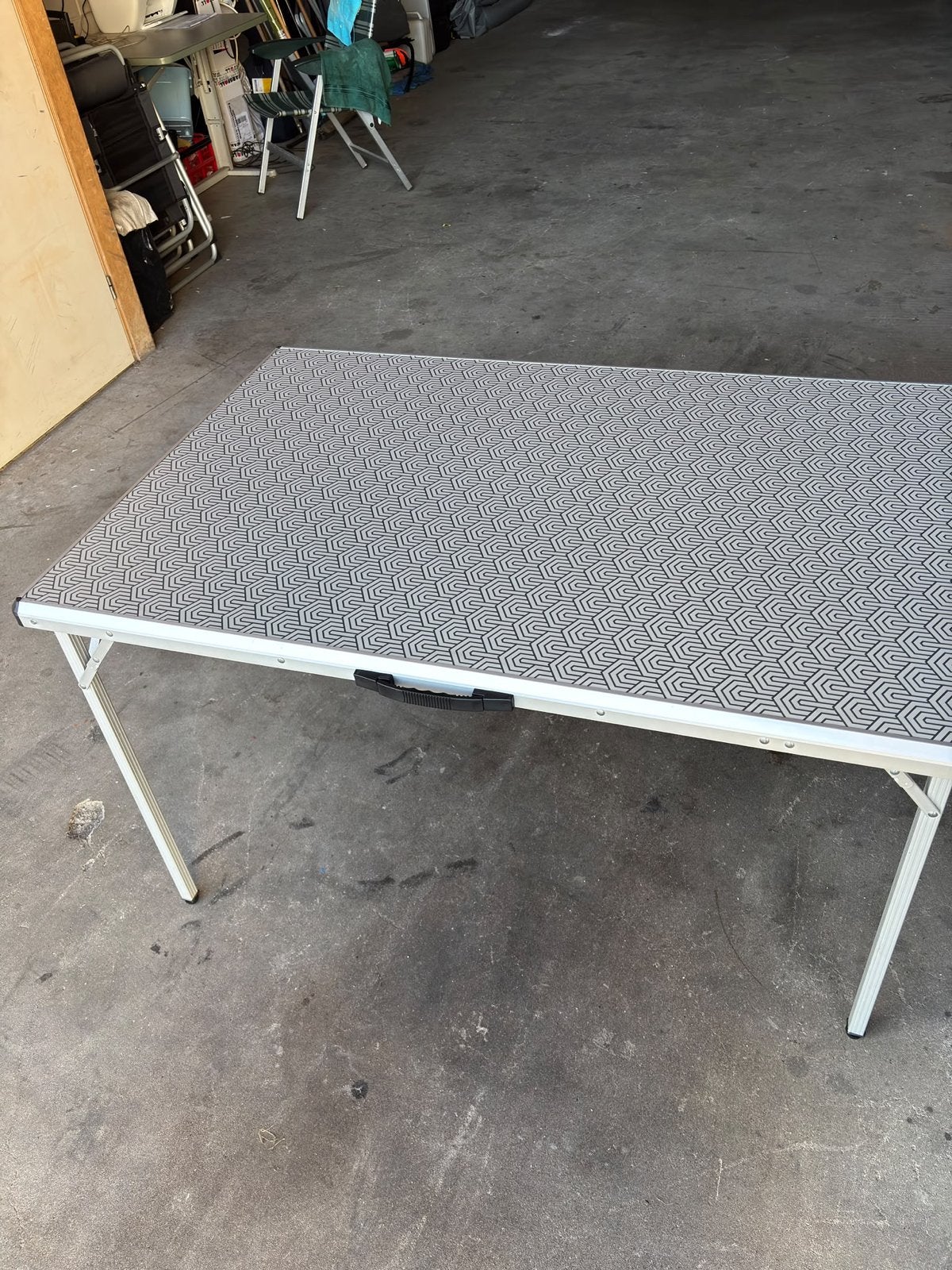 Lichtgewicht inklapbare campingtafel met leuke print, Caravans en Kamperen, Ophalen, Zo goed als nieuw