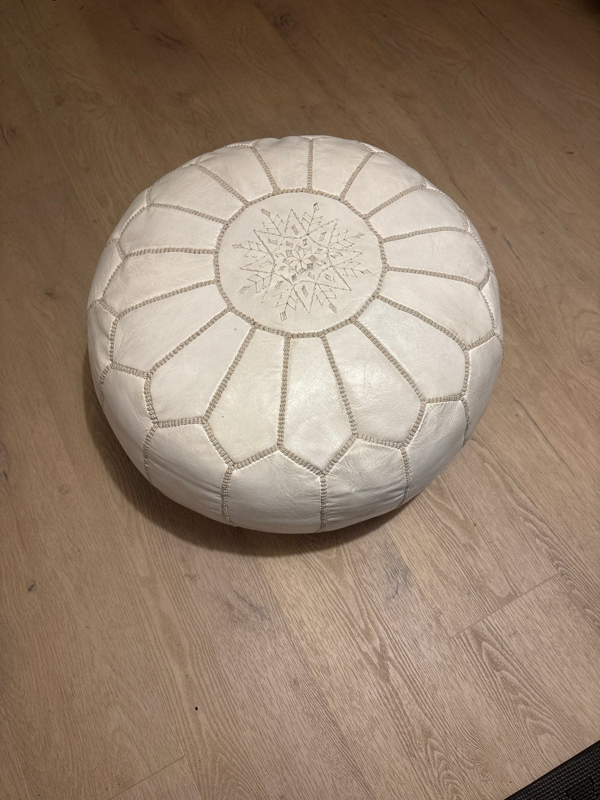 Witte Marokkaanse Poef van Leer, Ophalen, Minder dan 50 cm, Rond, Leer