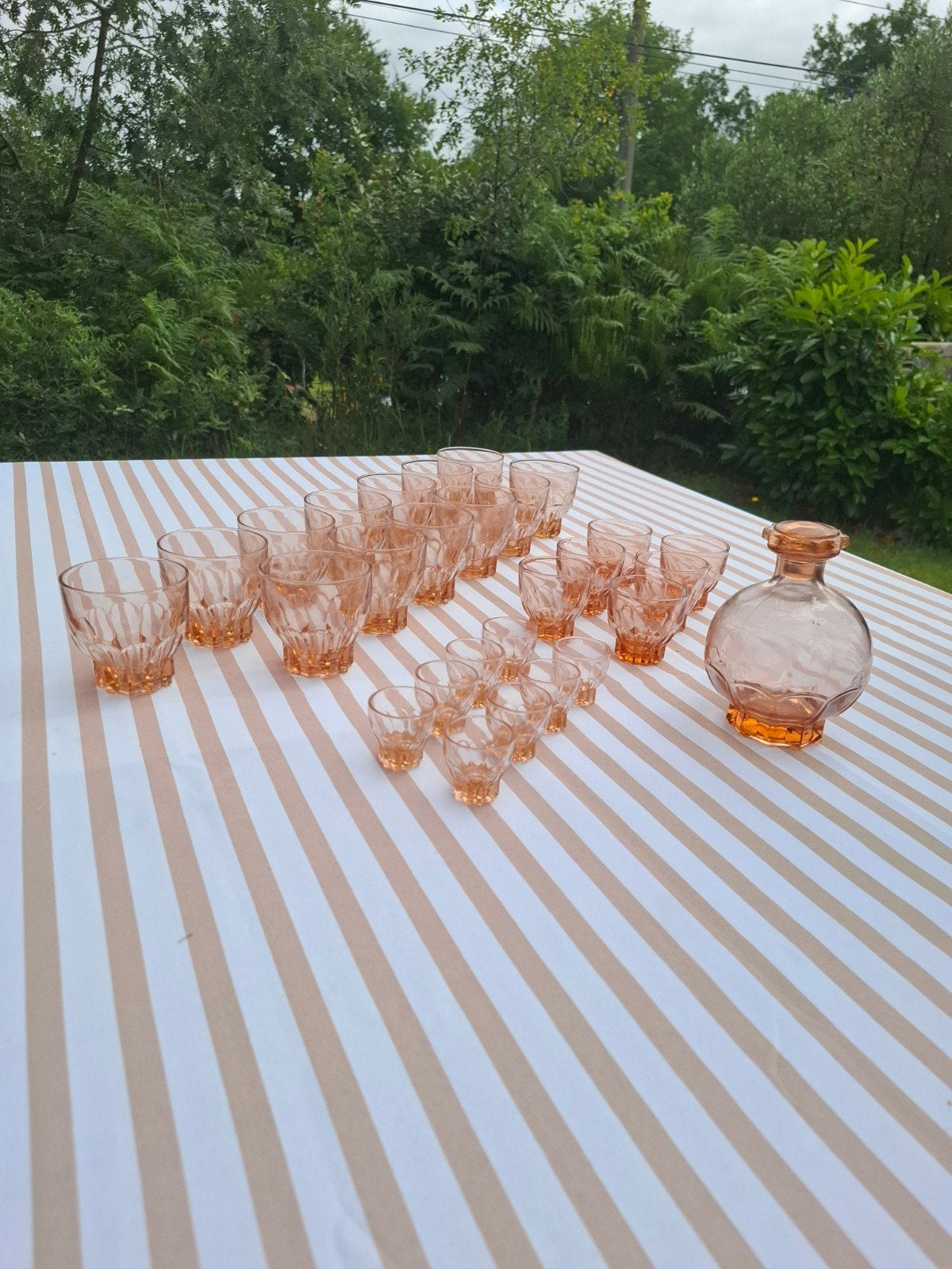 Vintage Roze Glazen Karaf met Borrelglaasjes Set, Antiek en Kunst, Antiek | Glas en Kristal, Ophalen of Verzenden