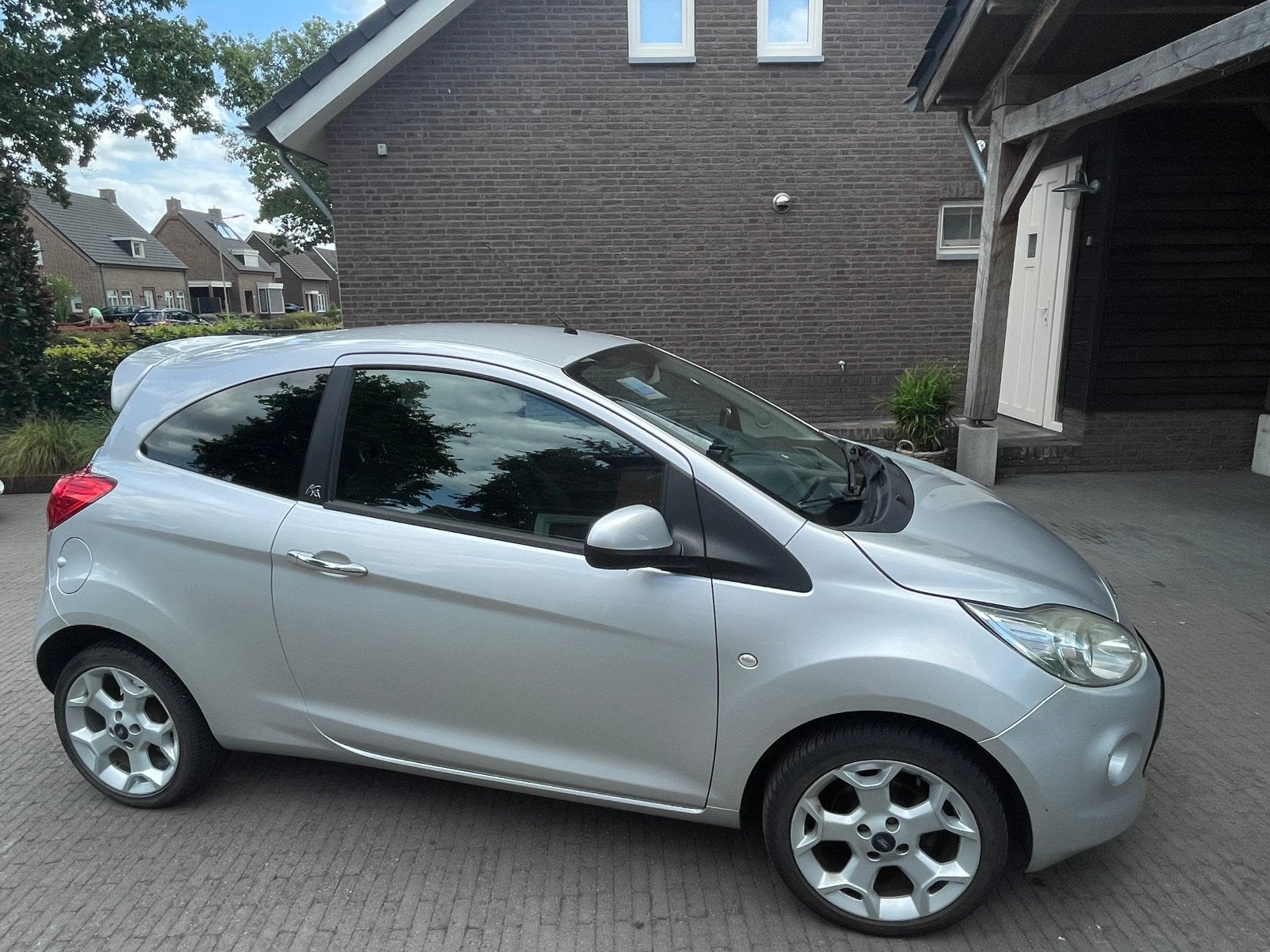 Ford Ka 1.2 69pk 2011 Grijs, Auto's, Ford, Particulier, Ka, Benzine, B, Hatchback, Handgeschakeld, Geïmporteerd, Zilver of Grijs