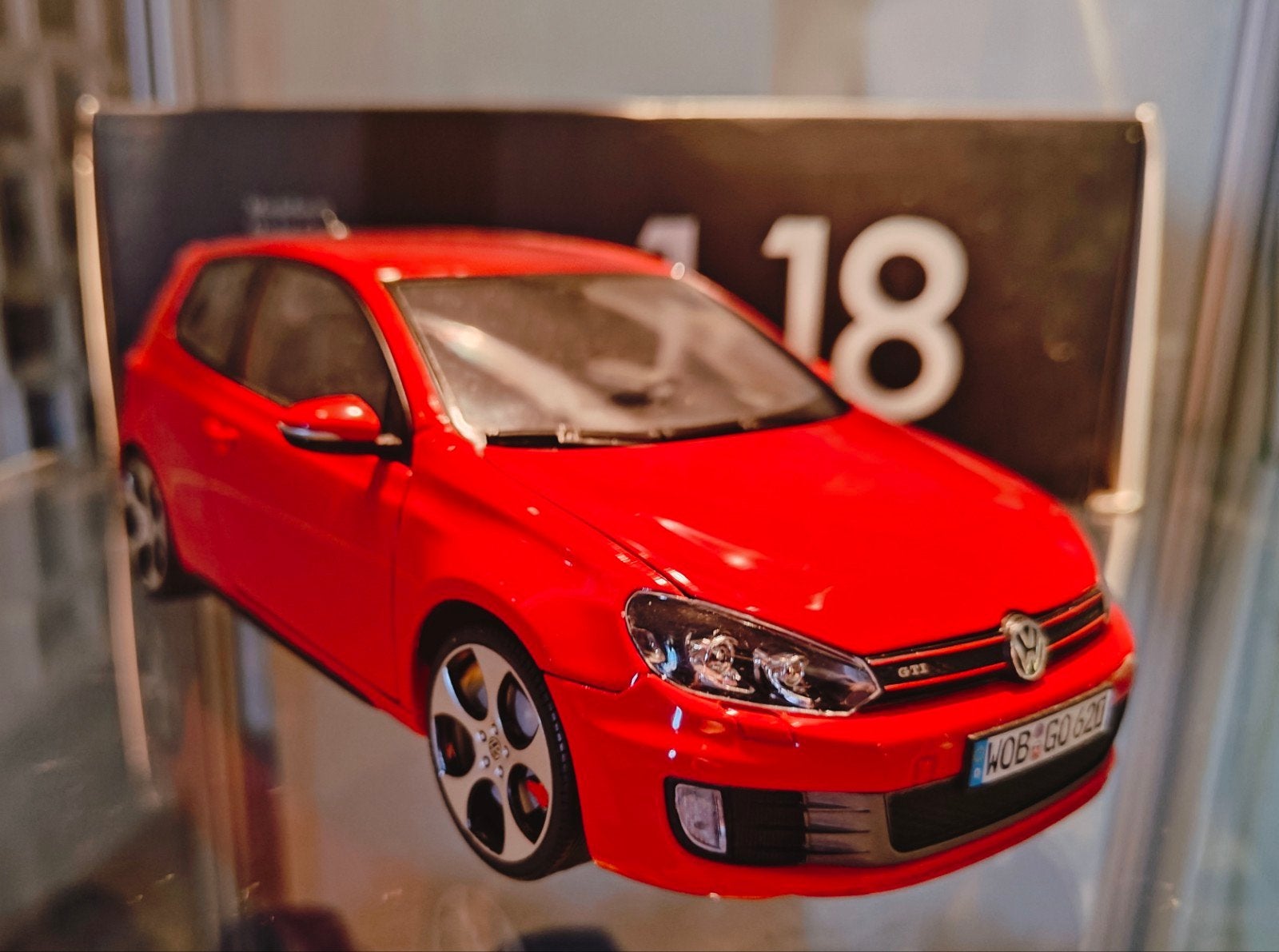 Volkswagen Golf MK6 GTi 2009 tornado rood Norev1:18 zeldzaam, Ophalen of Verzenden, Zo goed als nieuw, Auto, Norev
