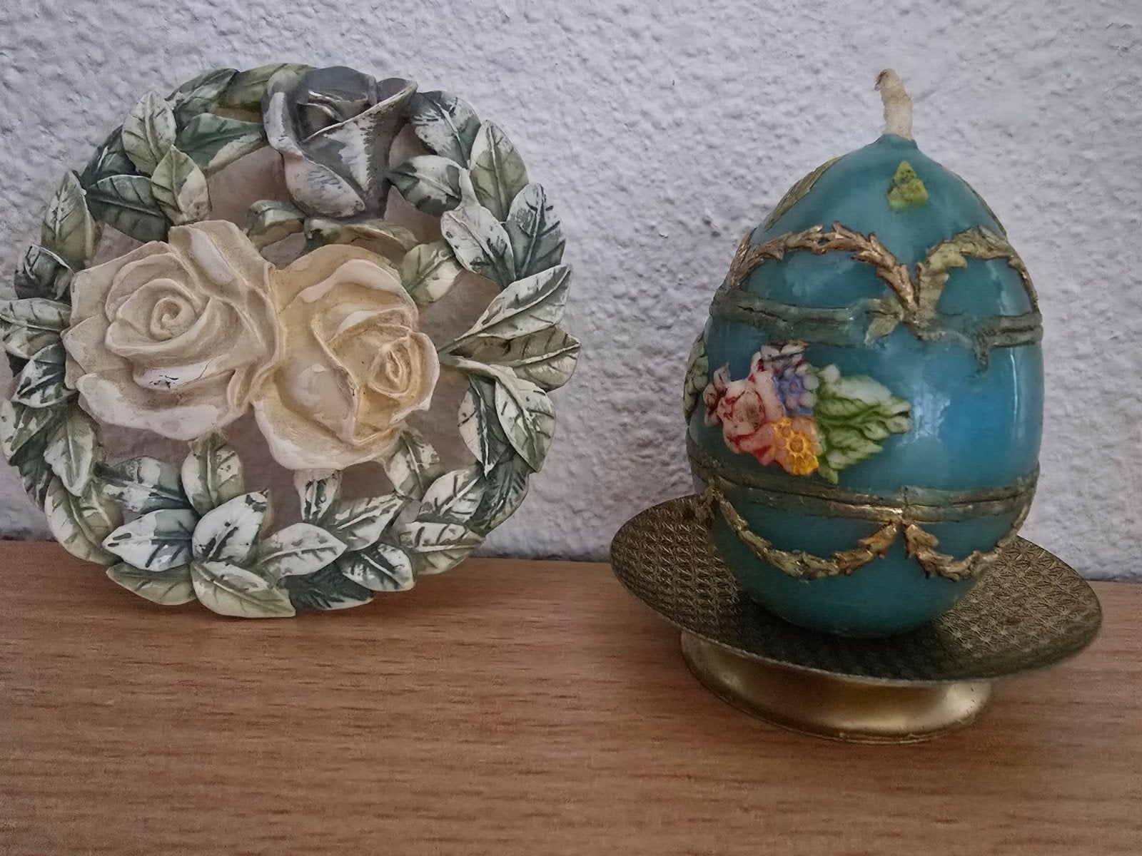 Romantisch vintage decoratiesetje – Rozenplaquette & eikaars, Ophalen of Verzenden, Overige materialen