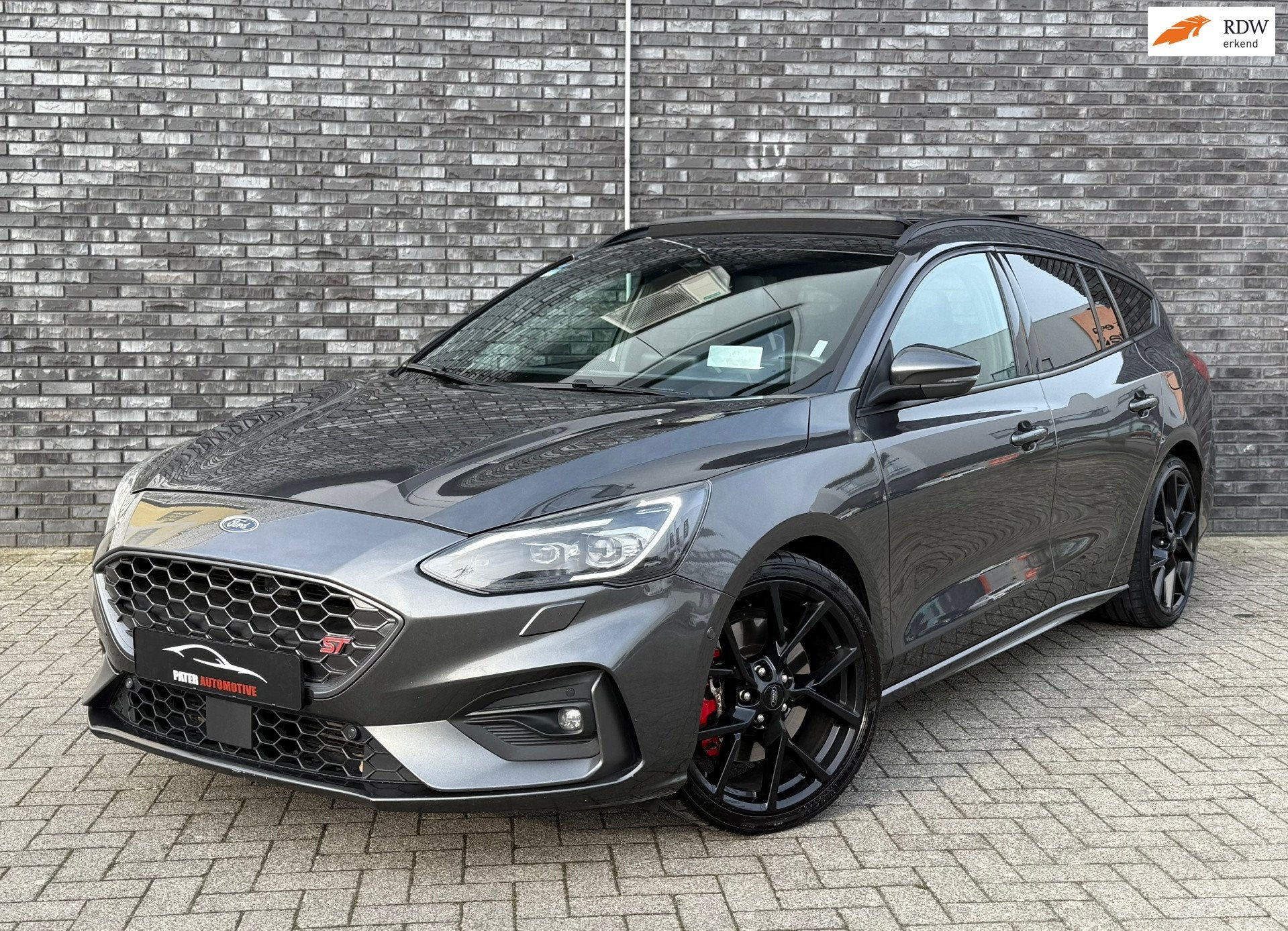 Ford Focus Wagon 2.3 EcoBoost ST-3 Pano|Head-up|B&O|Launch C, Auto's, Dealer onderhouden, Gebruikt, Zwart, 4 cilinders