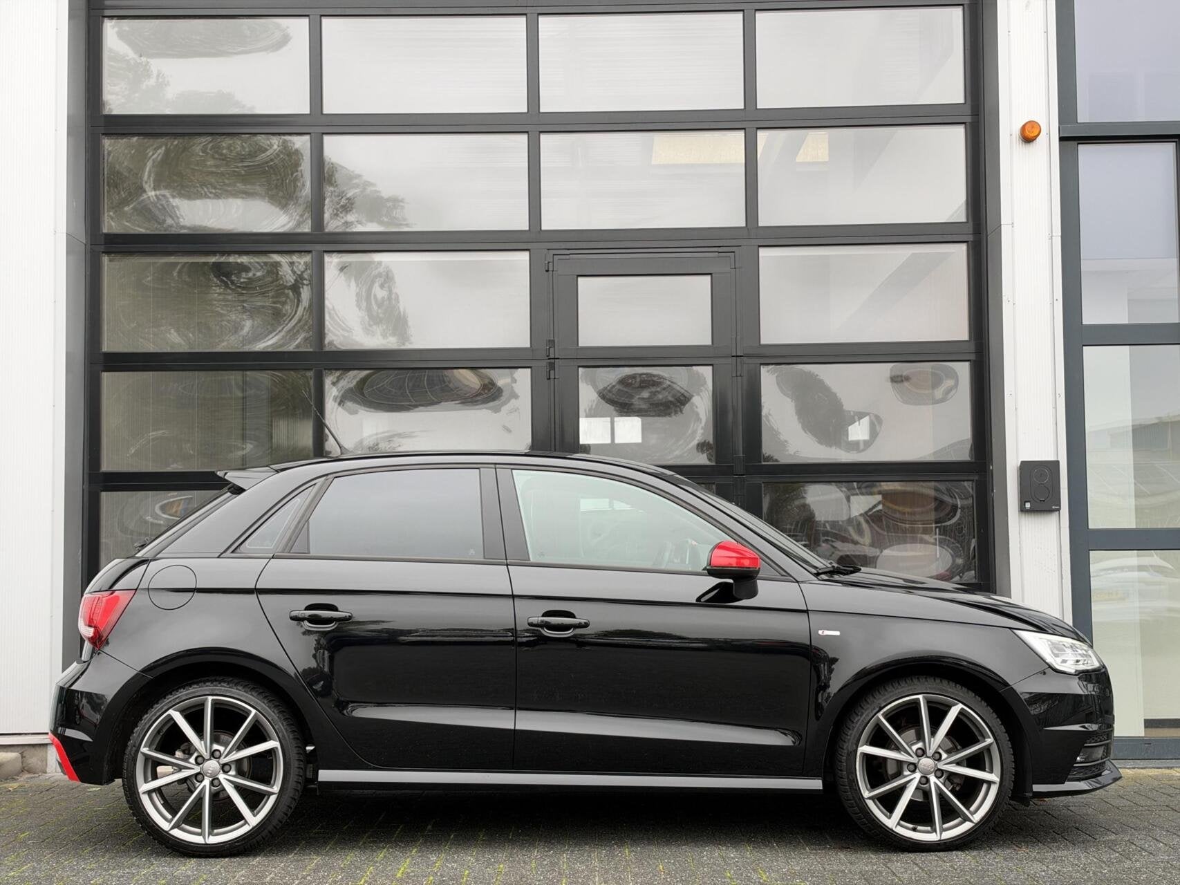 Audi A1 Sportback 1.0 TFSI Sport Pro Line S / 3X S-Line / LE, Auto's, Voorwielaandrijving, 95 pk, 4 stoelen, Zwart