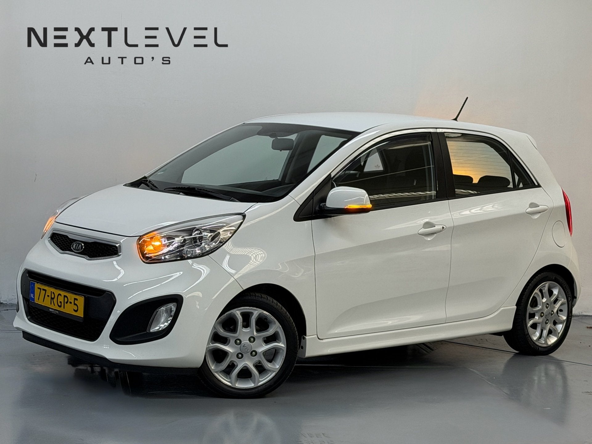 Kia Picanto 1.0 CVVT Comfort Pack Airco Nieuwe APK 4. Elek R, Auto's, Voorwielaandrijving, Stof, Gebruikt, Zwart