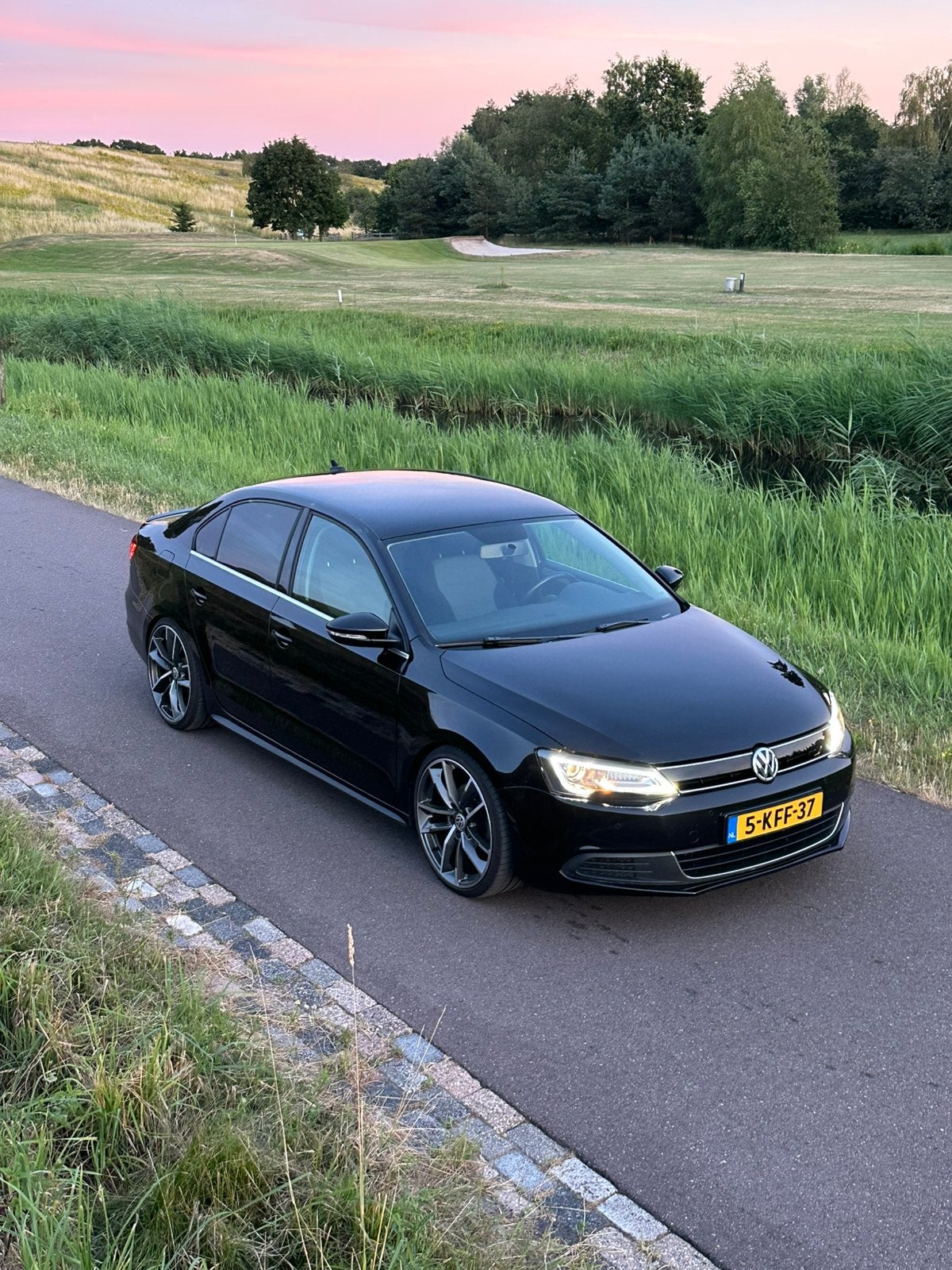 Volkswagen Jetta 1.4 TSI Hybrid DSG, dealeronderhouden, Stof, 600 kg, 4 cilinders, Zwart