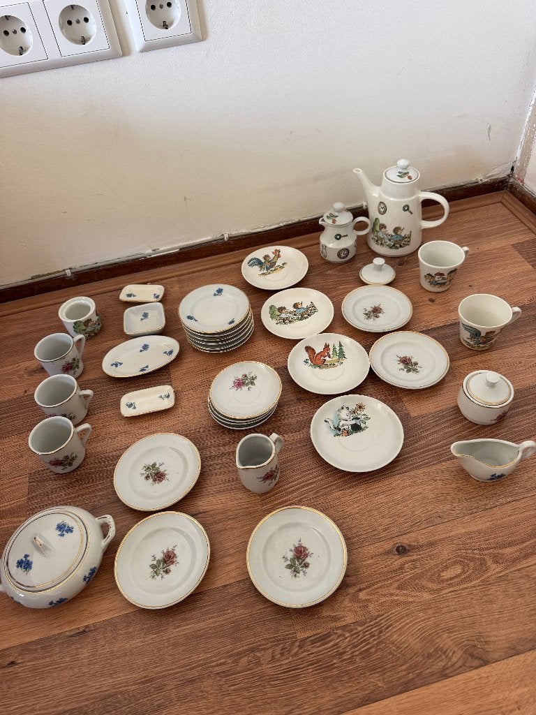 porseleinen (kinder)servies bloemen en dieren, Ophalen, Zo goed als nieuw, Porselein