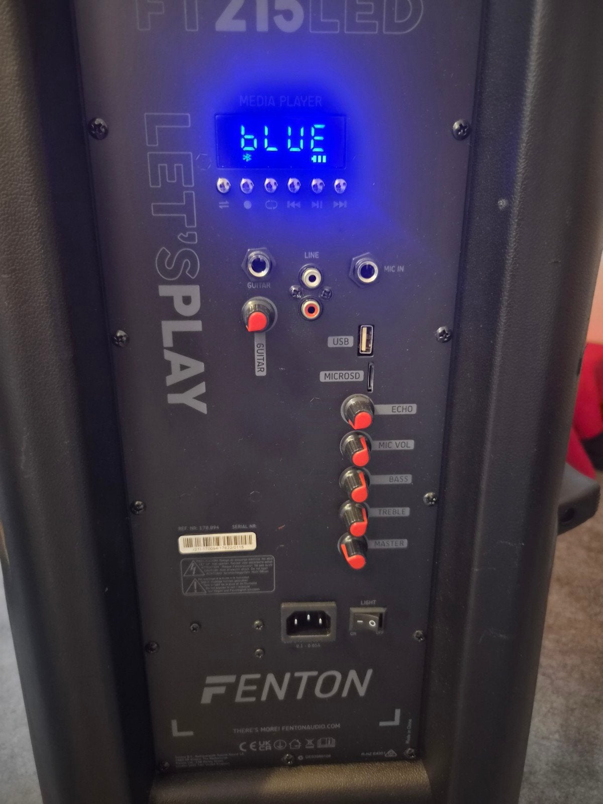 Foto 3 van Fenton FT215LED Party Speaker 1600w,Lichteffecten,Microfoons