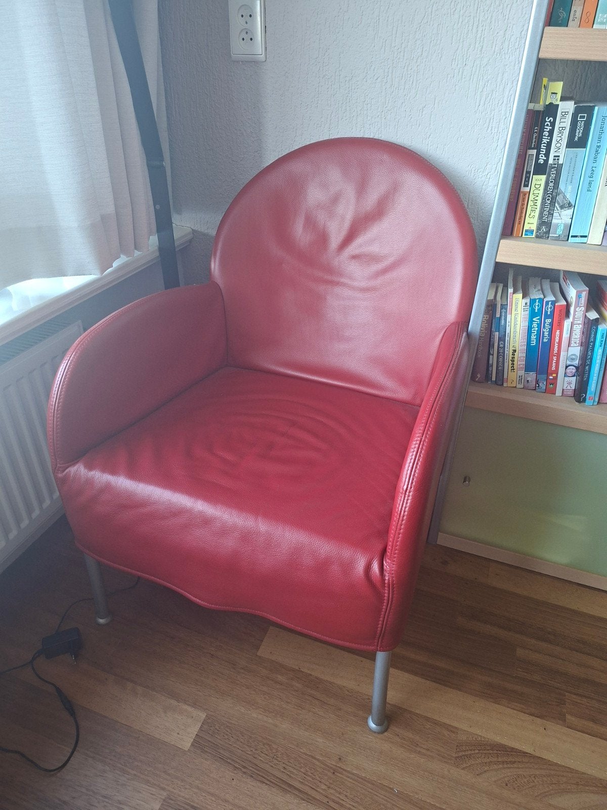 Comfortabele rode fauteuil - Zo goed als nieuw, Ophalen, Zo goed als nieuw, Leer, Rood