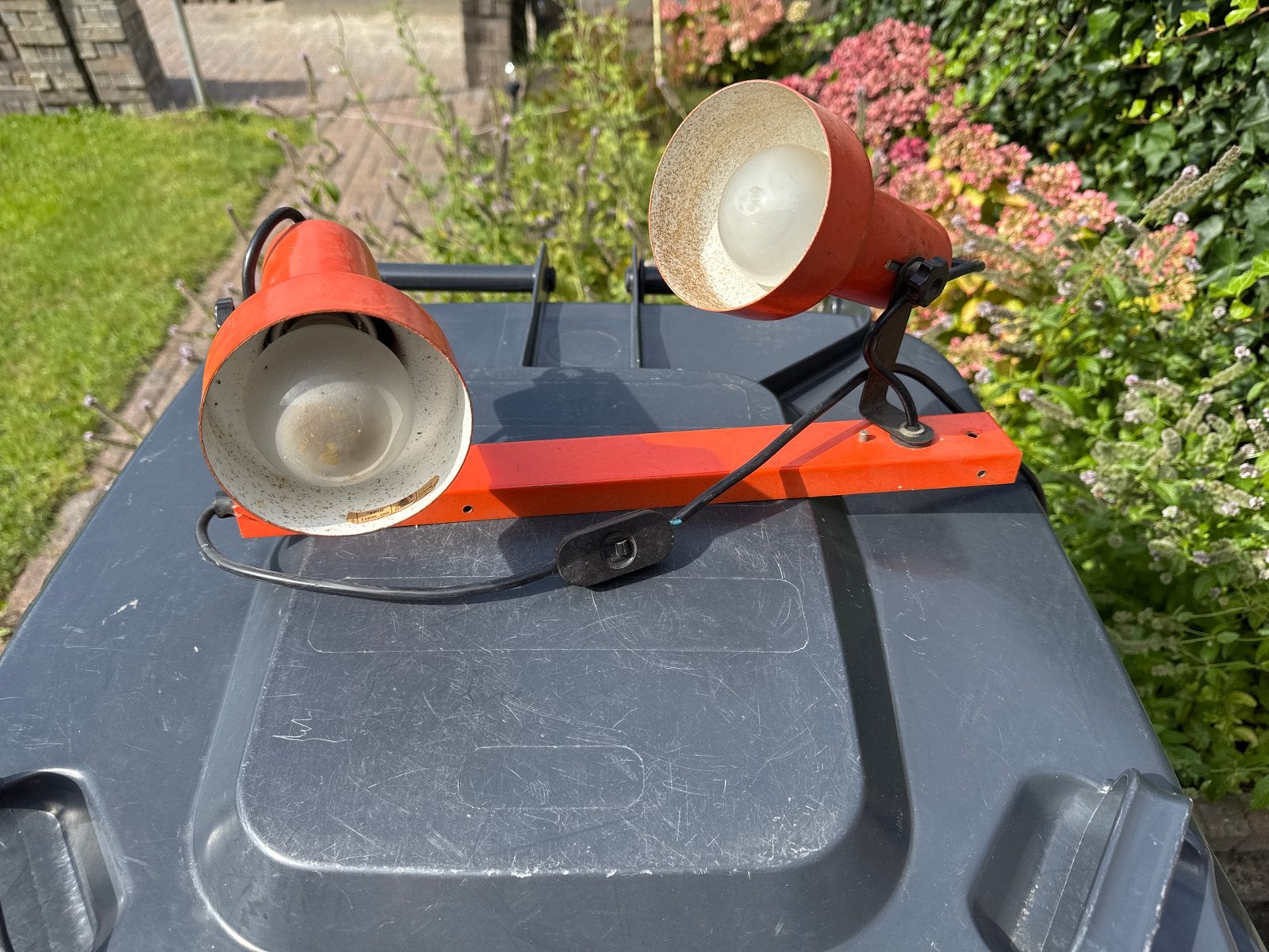 Vintage Oranje Wandlamp met Twee Spots, Ophalen of Verzenden