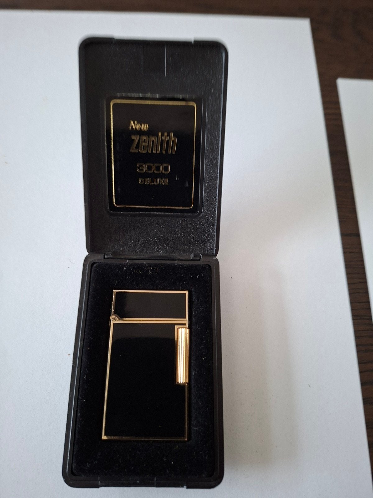 Vintage Zenith 3000 Deluxe Gas Lighter in Originele Cassette, Ophalen of Verzenden, Zo goed als nieuw