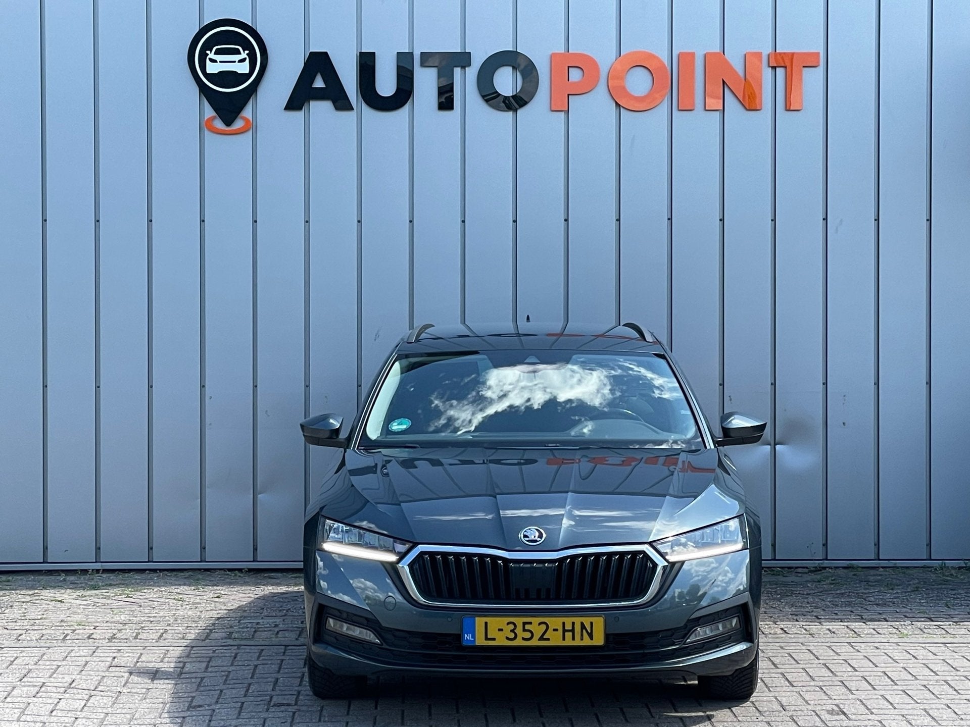 Skoda Octavia Combi 1.0 e-TSI DSG AUTOMAAT ORG NL DEALEROND, Auto's, Dealer onderhouden, Stof, Gebruikt, 23 km/l