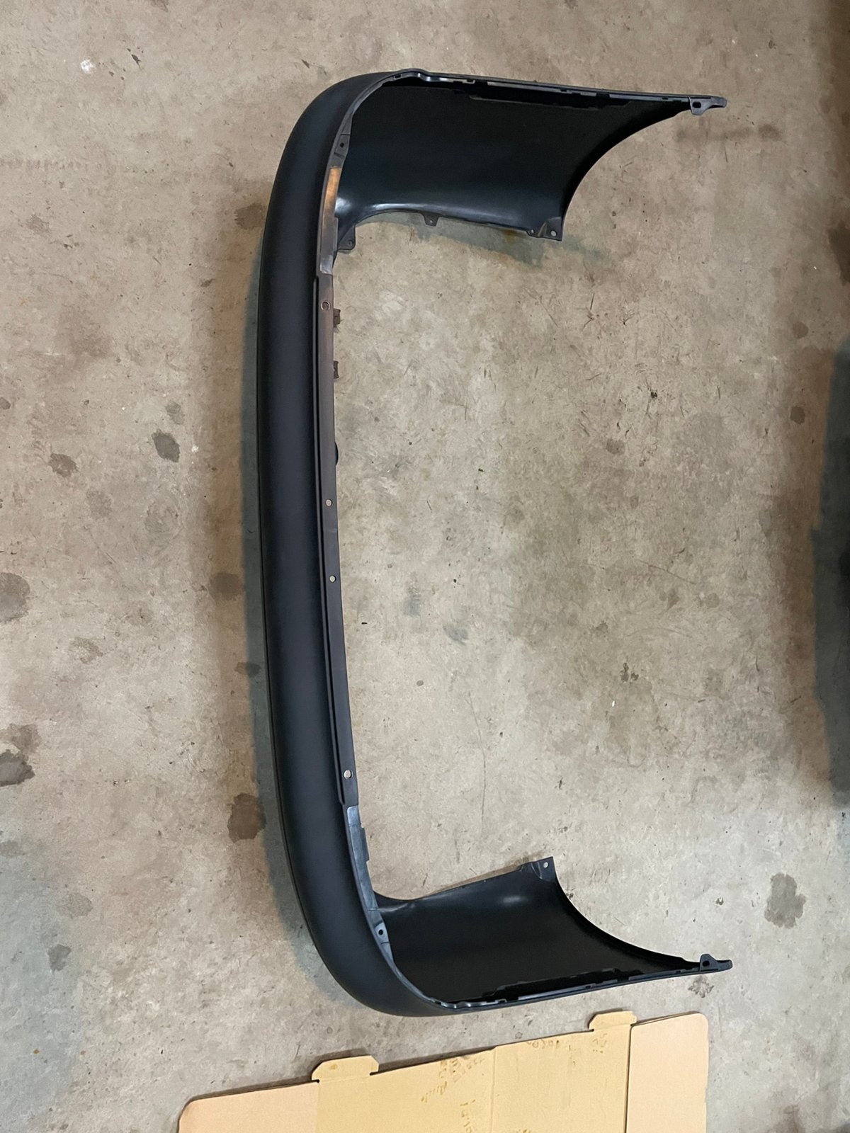 Toyota corolla e10 liftback achterbumper nieuw 52159-1a610, Ophalen