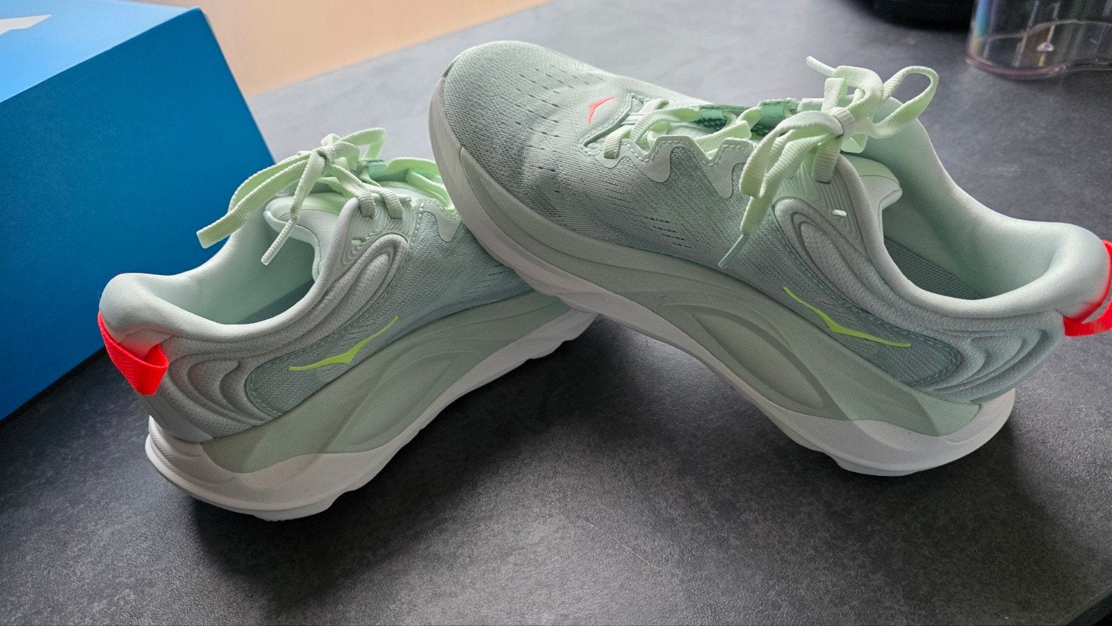 Hoka hardloopschoenen - nieuw maat 38, Kleding | Dames, Schoenen, Hoka, Sportschoenen, Nieuw, Ophalen of Verzenden