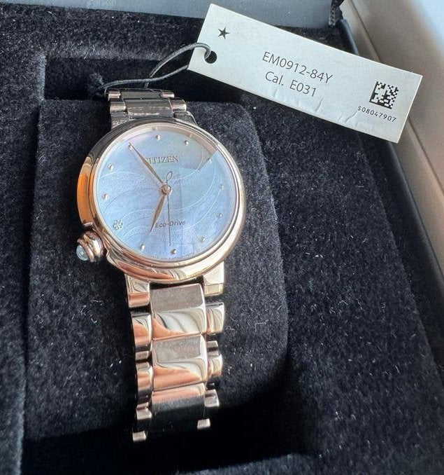Citizen Eco-Drive EM0912-84Y - Nieuw in doos en papier, Staal, Polshorloge, Nieuw, Ophalen