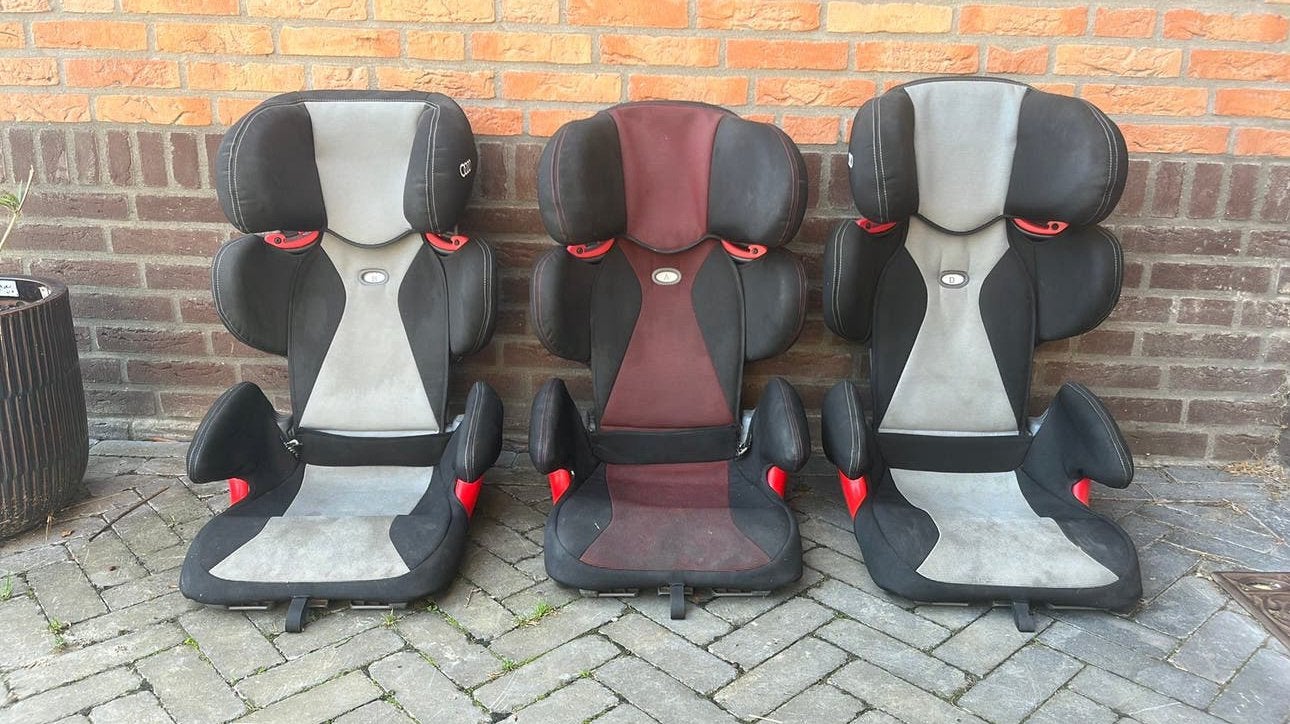 Audi kinderzitje autostoeltjes 4-12 jaar, Autogordel of Isofix, Gebruikt, 15 t/m 36 kg, Afneembare rugleuning