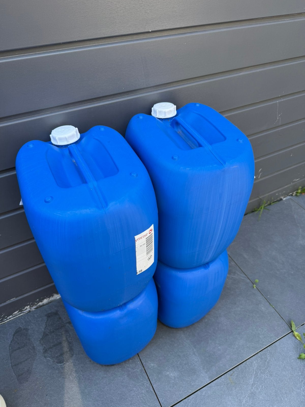 4 Jerrycans / Kunststof vaten 25 liter – stevig en lekvrij, Minder dan 75 liter, Ophalen, Gebruikt, Kunststof