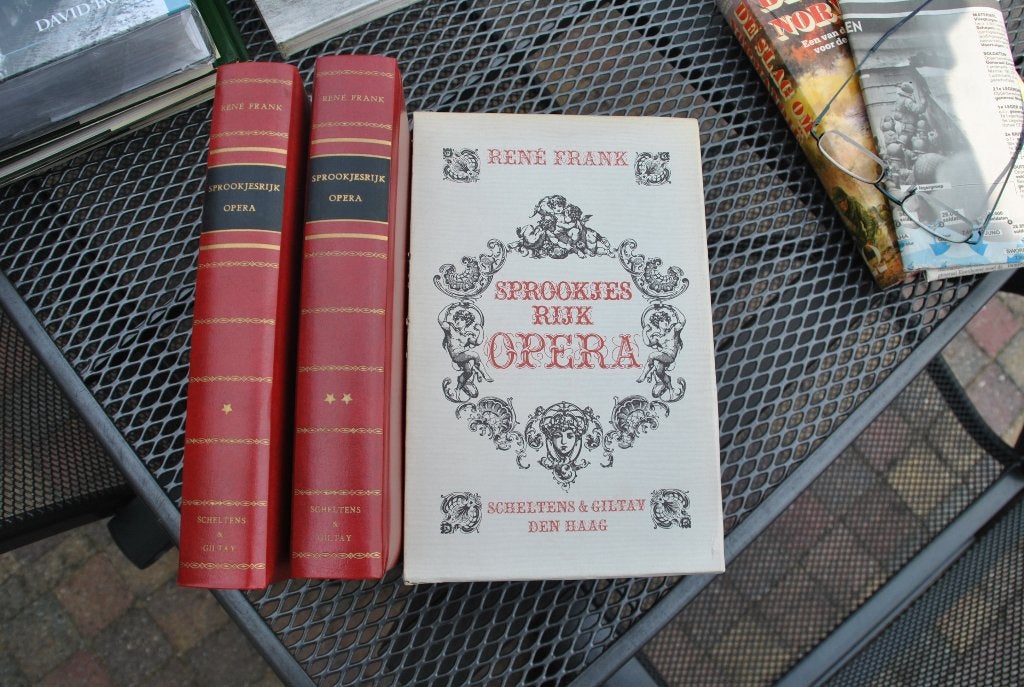 2 OPERABOEKEN VAN HET SPROOKJESRIJK 76 jr OUD 25 SPROOKJES, Boeken, Ophalen of Verzenden, Zo goed als nieuw, Overige onderwerpen