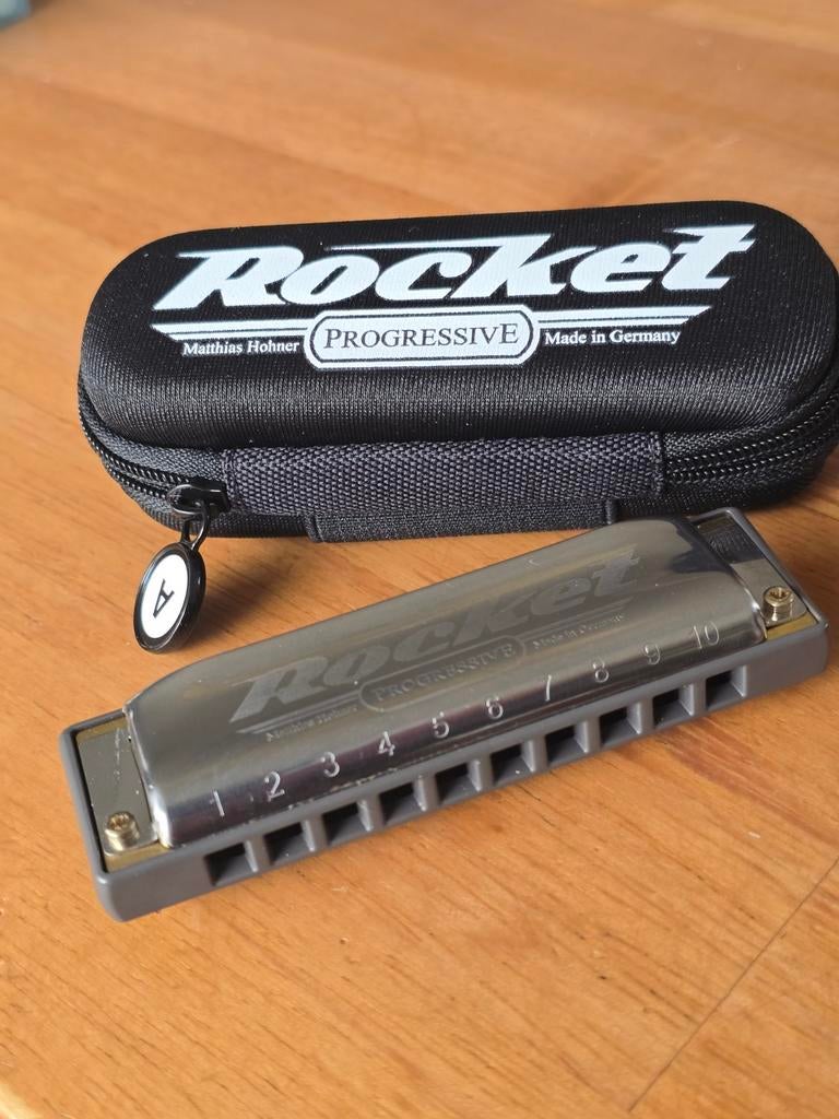 HOHNER ROCKET PROGRESSIVE A Mondharmonica, Ophalen of Verzenden, Zo goed als nieuw, Met koffer of doosje, A-mondharmonica