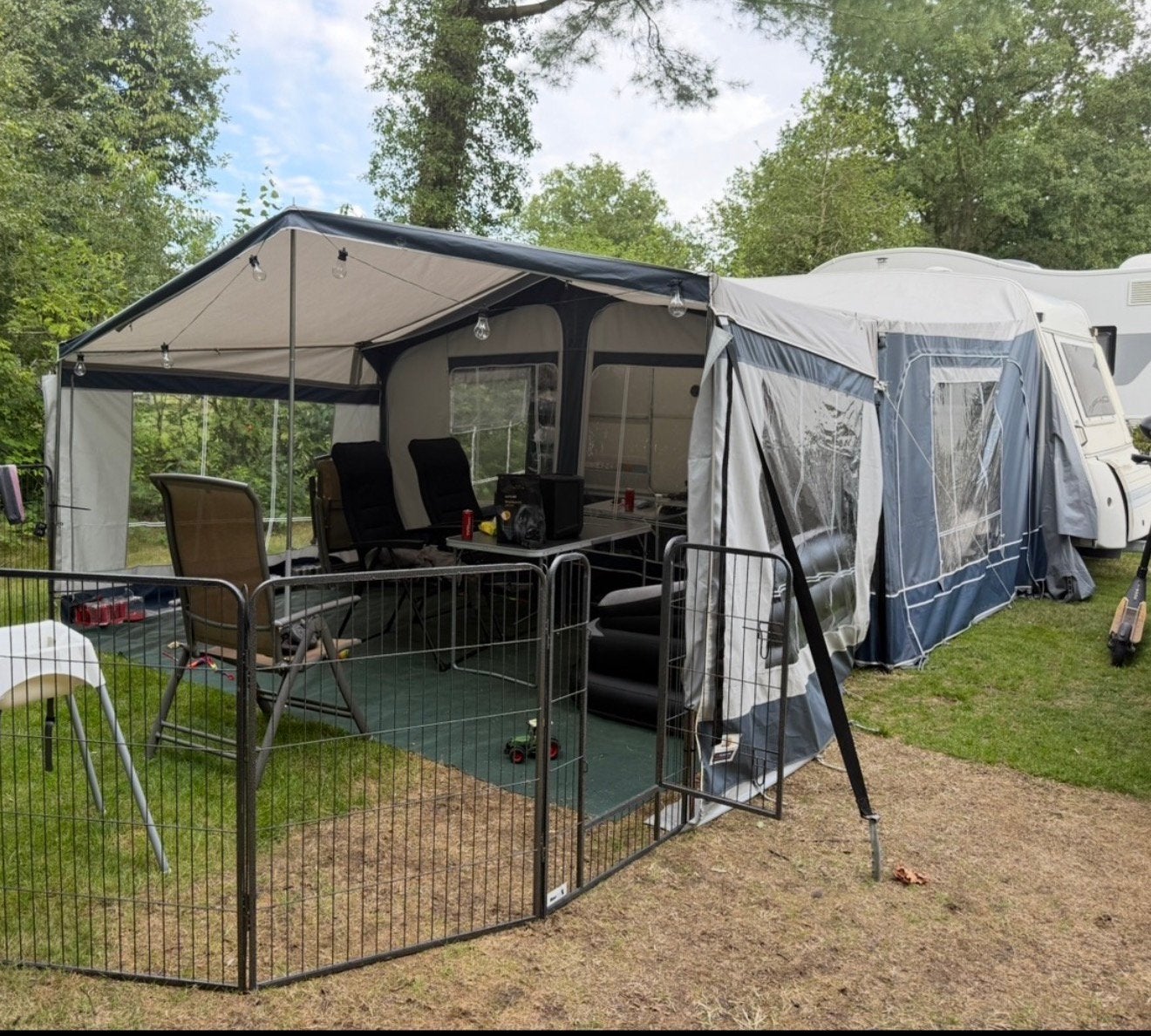 Gruau caravan 5 persoons stapelbed voortent luifel, Vast bed, Treinzit, 750 - 1000 kg, Particulier