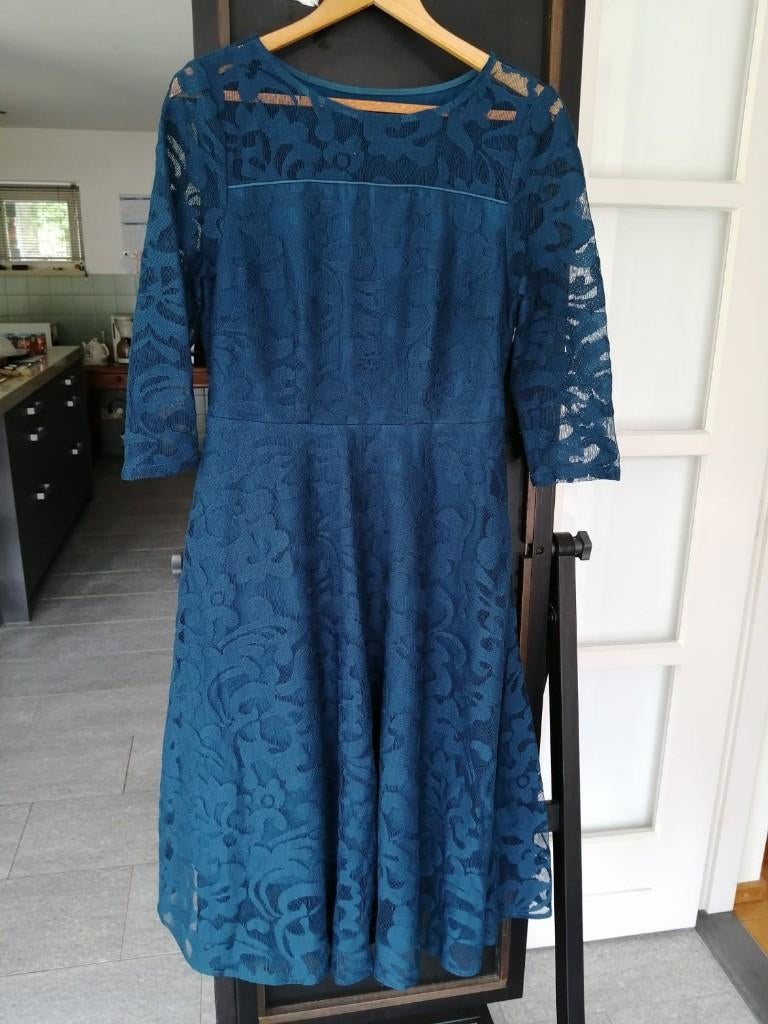 Turquoise feestjurk maat S, Kleding | Dames, Jurken, Zo goed als nieuw, Maat 36 (S), Blauw, Onder de knie, Ophalen of Verzenden