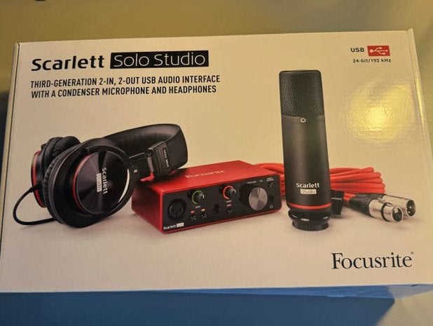 Focusrite Scarlett Solo Studio 3rd Gen Audio Interface Set, Ophalen of Verzenden, Zo goed als nieuw, Studiomicrofoon