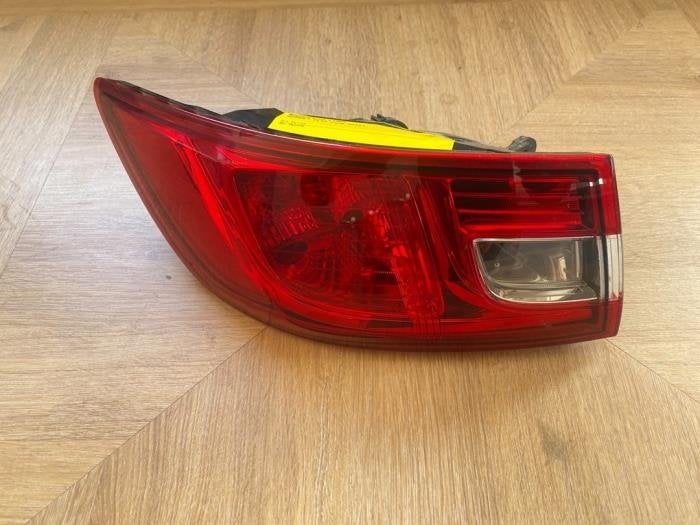 Achterlicht links van een Renault Clio, Gebruikt, -, Renault, -