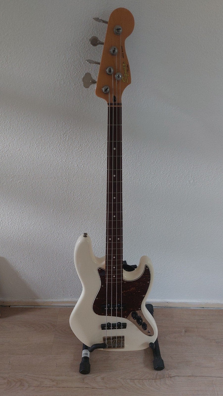 squier classic vibe 60's jazz bass Olympic white, Muziek en Instrumenten, Snaarinstrumenten | Gitaren | Bas, Ophalen, Zo goed als nieuw