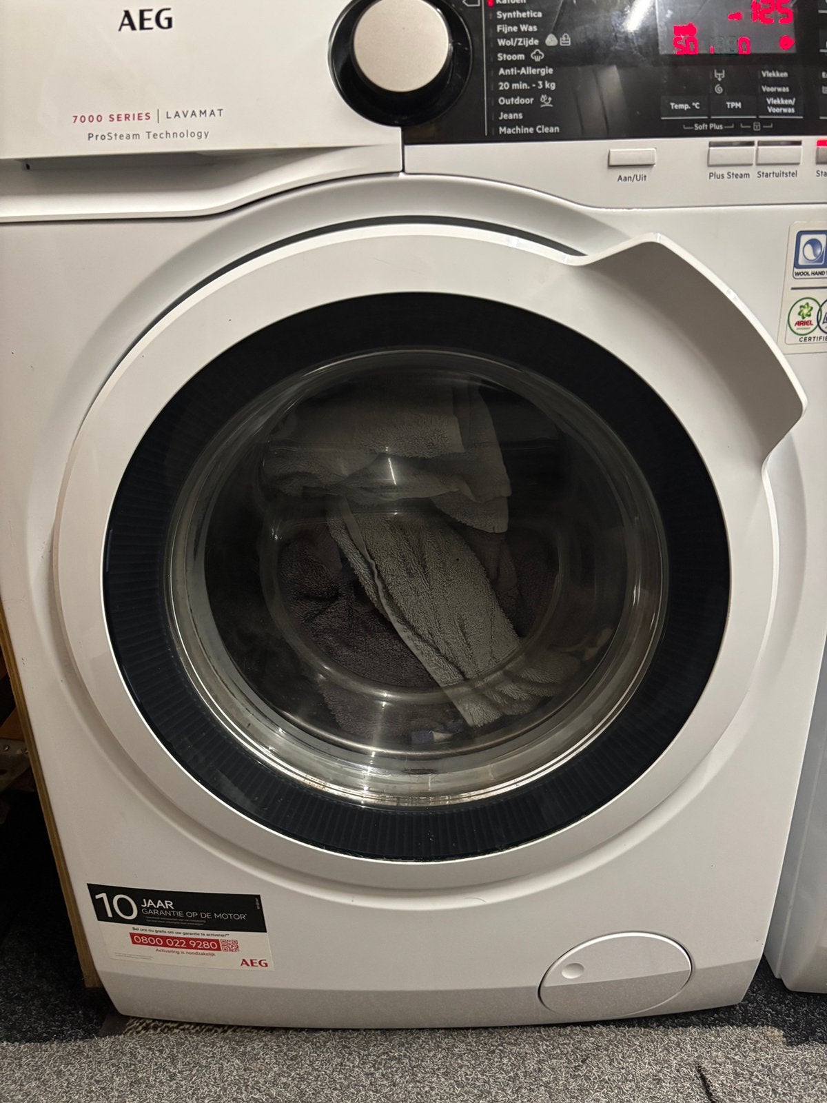 Wasmachine AEG 7000 series lavanat prosteam technologie, Witgoed en Apparatuur, Wasmachines, Ophalen, 1200 tot 1600 toeren, Gebruikt