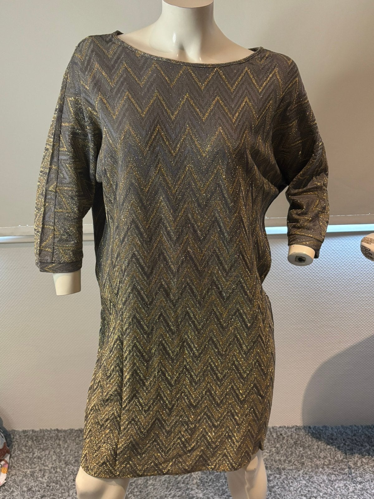 M missoni grijs goud jurkje met onderjurkje maat l, Kleding | Dames, Jurken, Maat 38/40 (M), Ophalen of Verzenden, Zo goed als nieuw